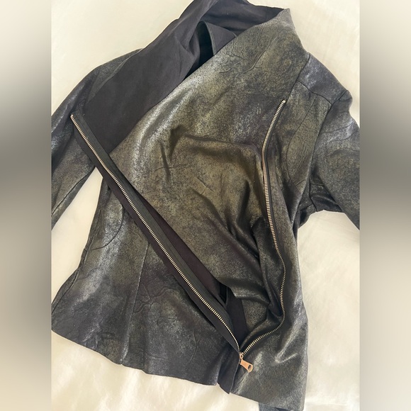Zara Metallic Black \ Green Faux Leather Jacket - Picture 2 of 4